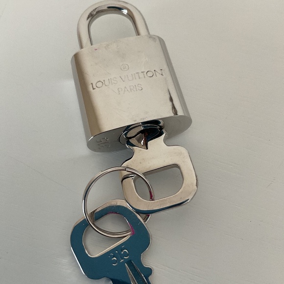 LV Padlock & Key EUC - Picture 3 of 3